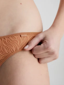 Calvin Klein Thong - Sheer Marquisette 16 Calvin Klein Thong - Sheer Marquisette -Calvin Cloth Shop 000QF6878E BO8 alternate5