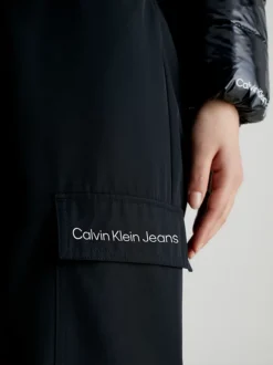 Calvin Klein Relaxed Straight Cargo Pants -Calvin Cloth Shop J20J222237 BEH alternate3