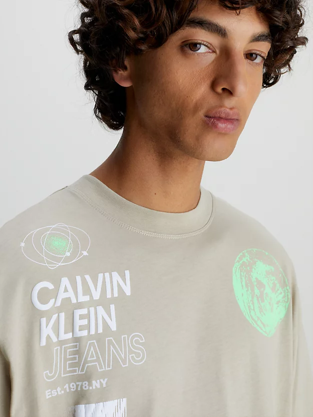 Calvin Klein Oversized Multi Logo T-shirt 5 Calvin Klein Oversized Multi Logo T-shirt - Image 3