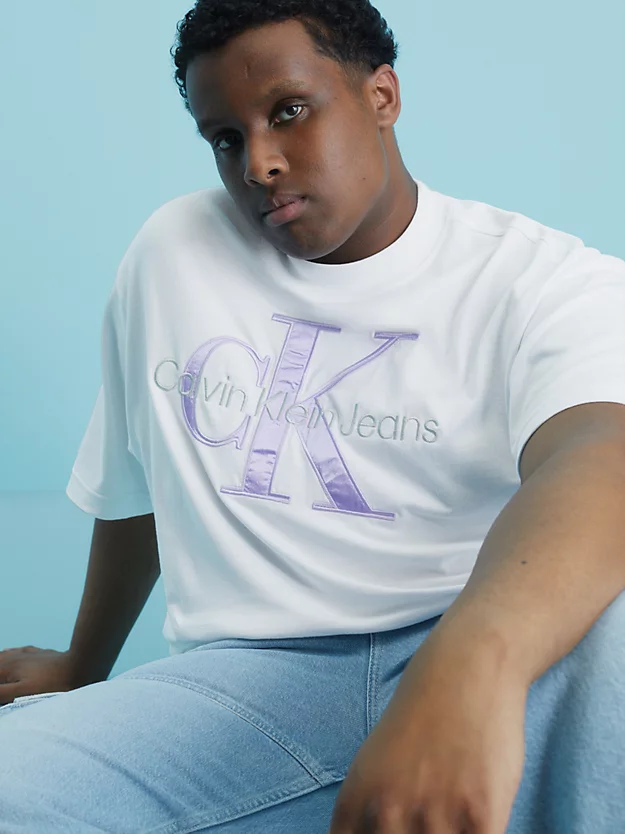 Calvin Klein Relaxed Monogram T-shirt 6 Calvin Klein Relaxed Monogram T-shirt - Image 4